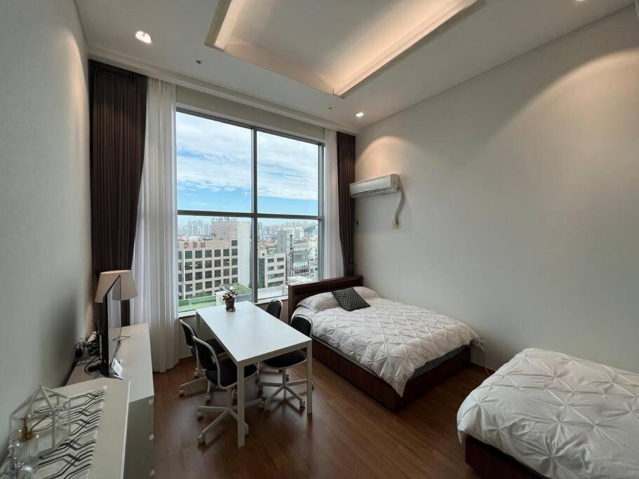 Beautiful Duplex In Hongdae * Seoul