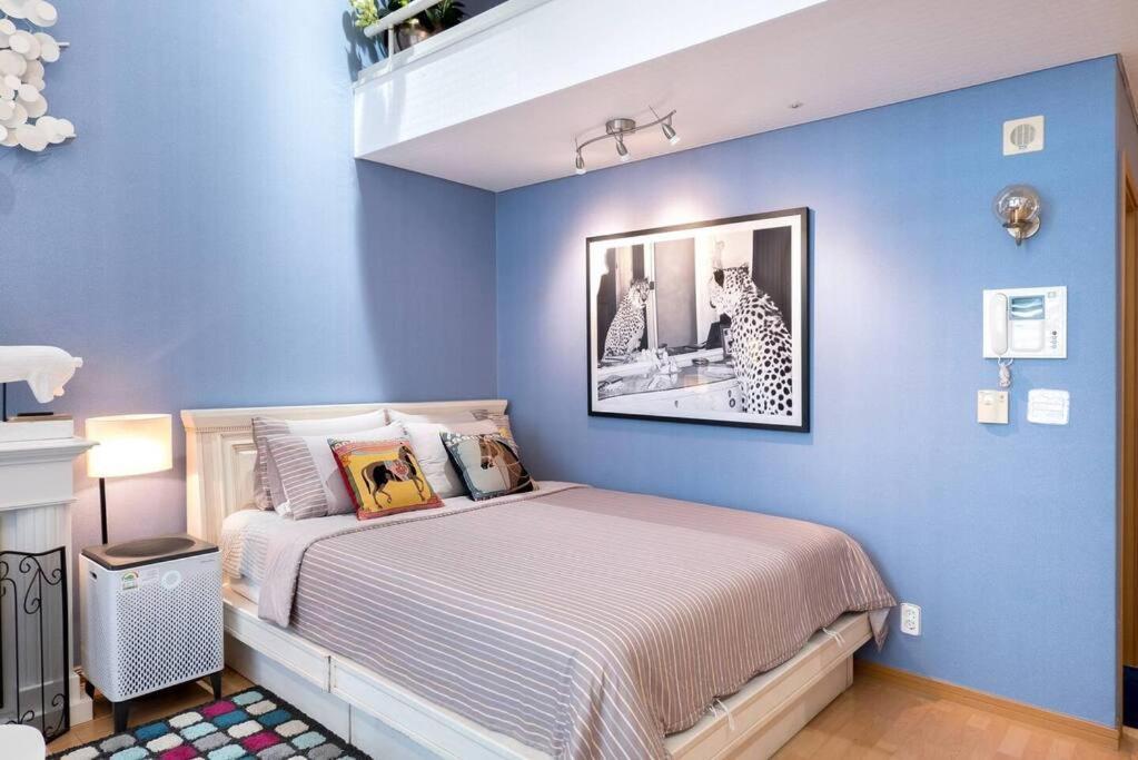 Beautiful Duplex In Hongdae Apartment