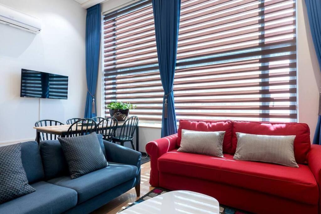 Beautiful Duplex In Hongdae Apartment