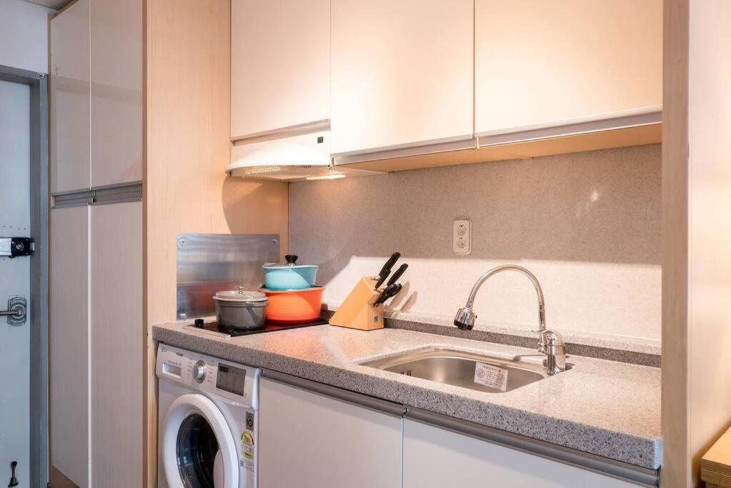 Apartment Beautiful Duplex In Hongdae *