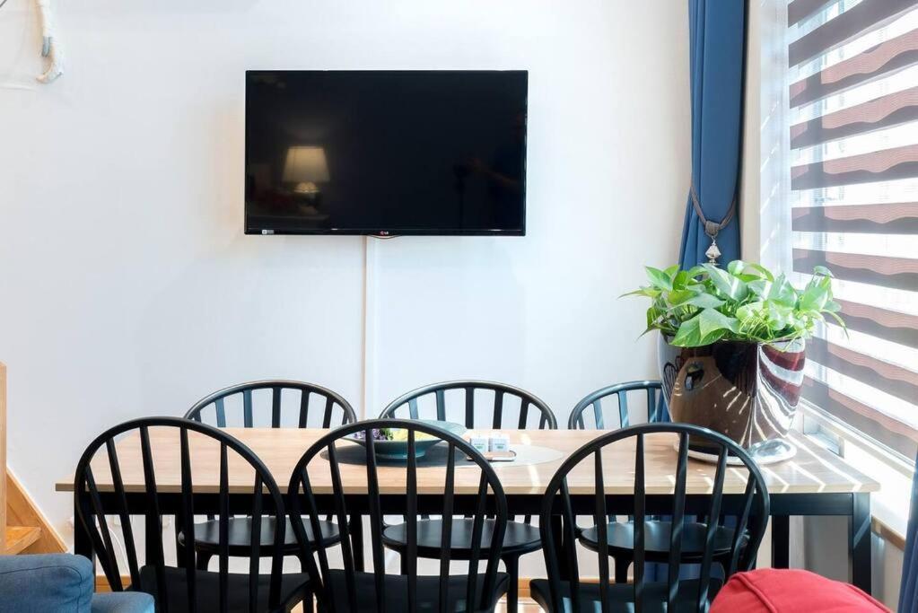 Apartment Beautiful Duplex In Hongdae *