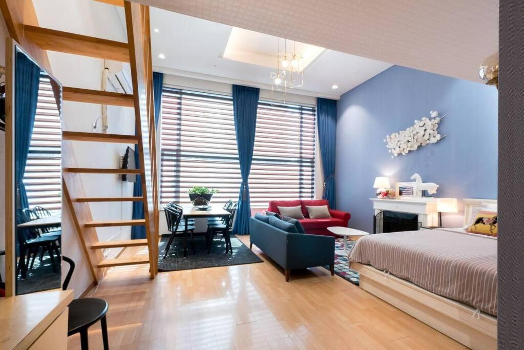 Apartment Beautiful Duplex In Hongdae *