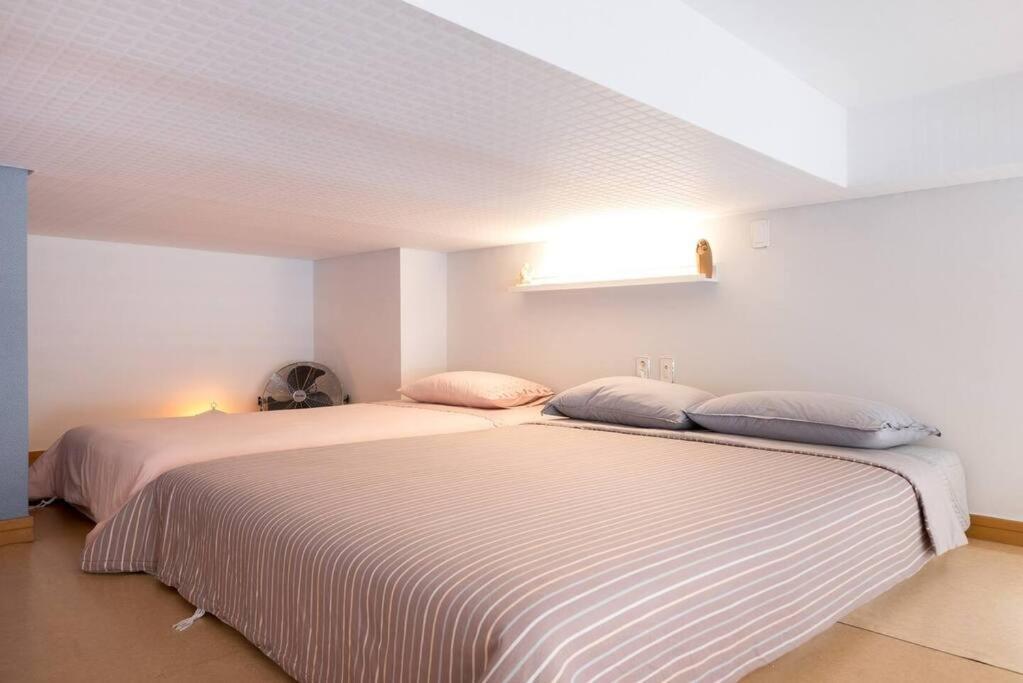 Apartment Beautiful Duplex In Hongdae *